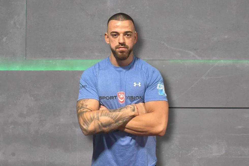 Ilian Lambrev Revolution (2)